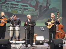 Noche de boleros. Amaranto