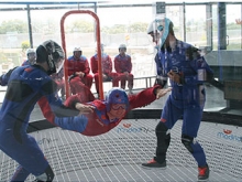 De la Uz visitó el mayor simulador de caída libre de Europa situado en Las Rozas