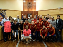 De la Uz recibe al equipo de la Policía Local de Las Rozas, Campeón Internacional de Fútbol 7