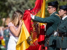 Cerca de 200 personas participaron en la primera jura de bandera organizada fuera de un acuartelamiento