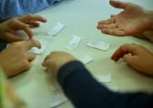 De la Uz asiste a una de las sesiones de la campaña municipal contra el Acoso Escolar 