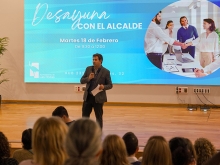 "Desayuna con el alcalde" reúne a 150 demandantes de empleo
