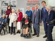Ayuso inaugura la exposición "Madrileños centenarios" en Las Rozas